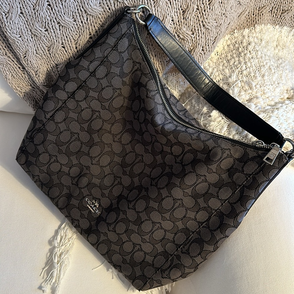 Coach Hobo/Shoulder Handbag EUC
